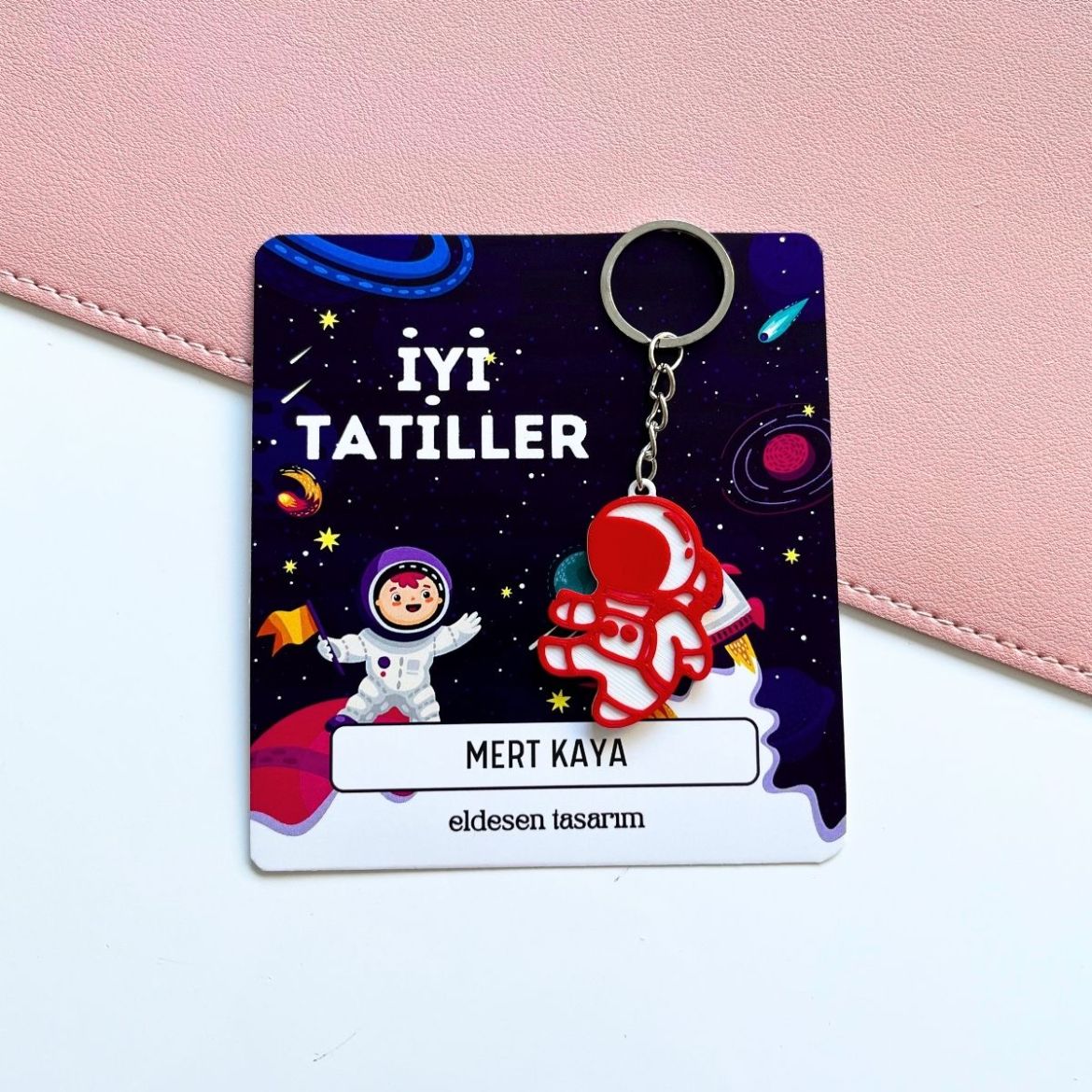 Astronotlu İsme Özel Kartlı Anahtarlık resmi