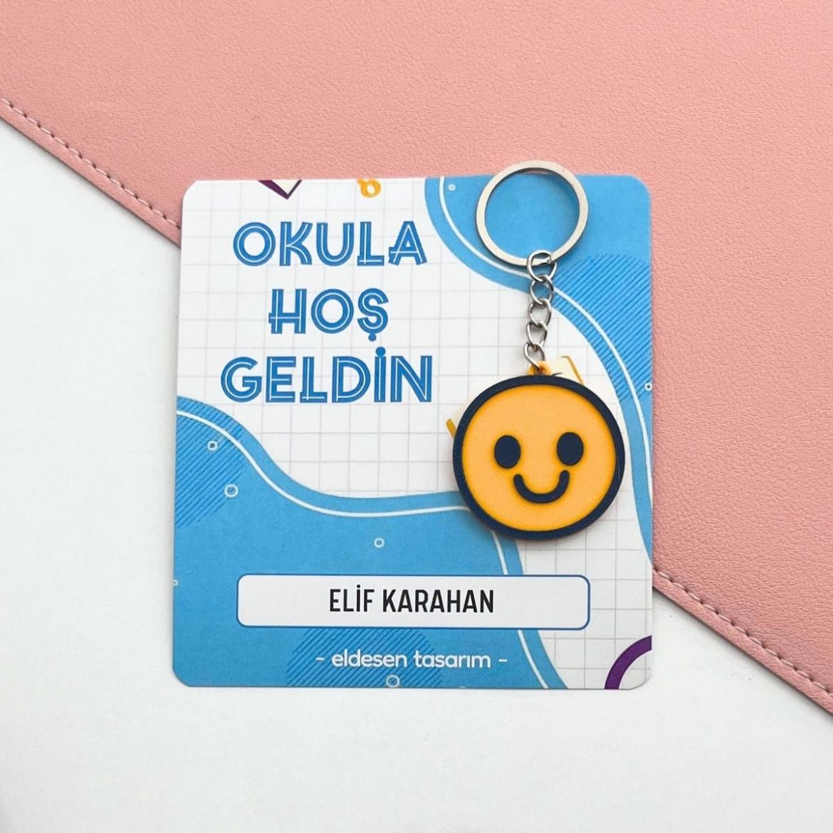 Çocuklu İsme Özel Kartlı Anahtarlık Okul Açılışı Hediyesi resmi