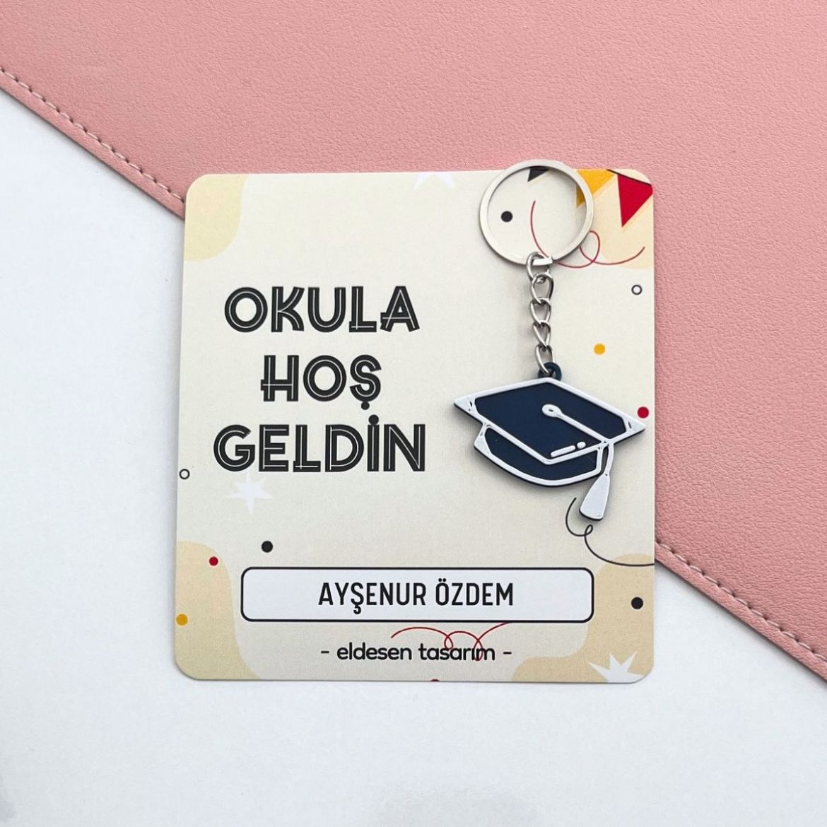 Mezuniyetli İsme Özel Kartlı Anahtarlık Okul Açılışı Hediyesi resmi